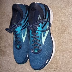 Women's Brooks 10 Wide Running Shoes